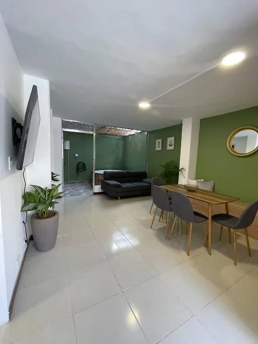 Apartment W/ Jacuzzi Best Location/ Parque Lleras Medellin