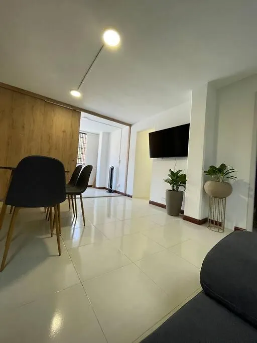 Apartment W/ Jacuzzi Best Location/ Parque Lleras Medellin Colombia