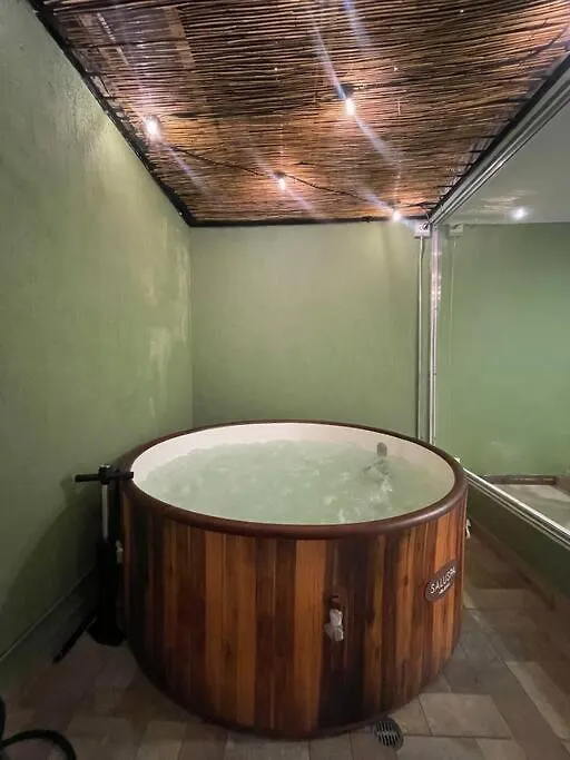 Apartment W/ Jacuzzi Best Location/ Parque Lleras Medellin