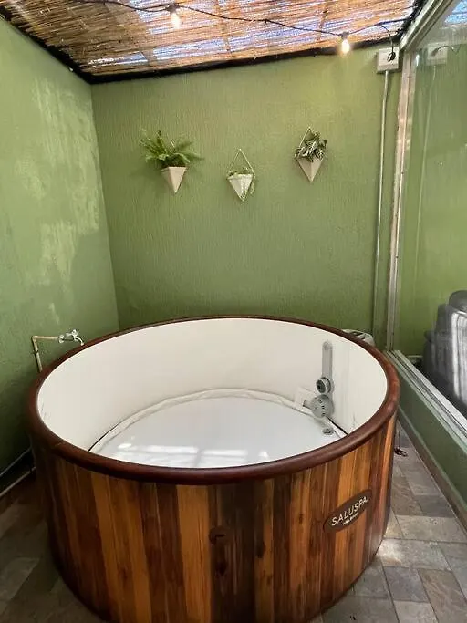 Apartment W/ Jacuzzi Best Location/ Parque Lleras Medellin Colombia