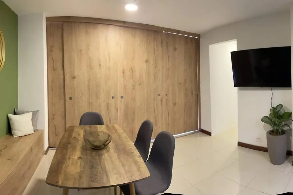 Apartment W/ Jacuzzi Best Location/ Parque Lleras Medellin Colombia