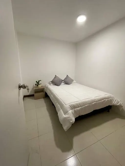 Apartment W/ Jacuzzi Best Location/ Parque Lleras Medellin Colombia